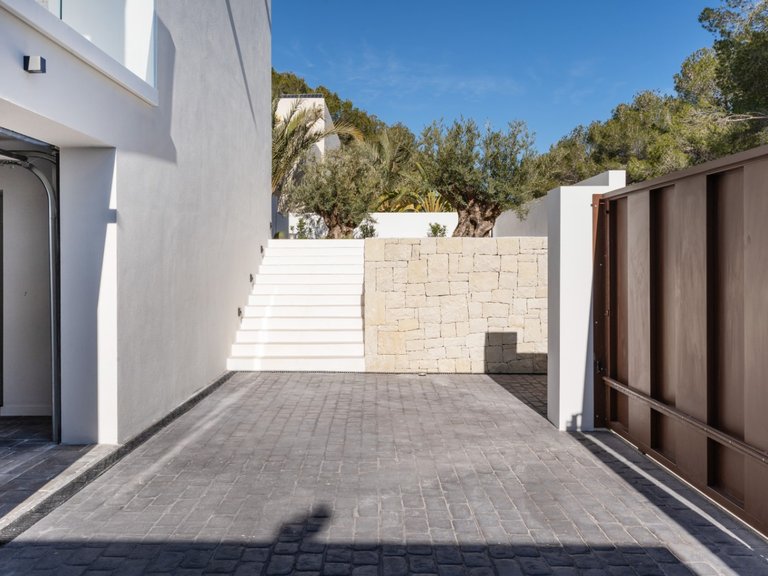 Villa for Sale in Costa Blanca Moraira, Alicante 32
