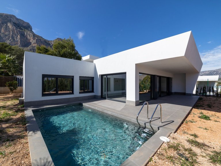 Villa for Sale in Costa Blanca Polop, Alicante 1