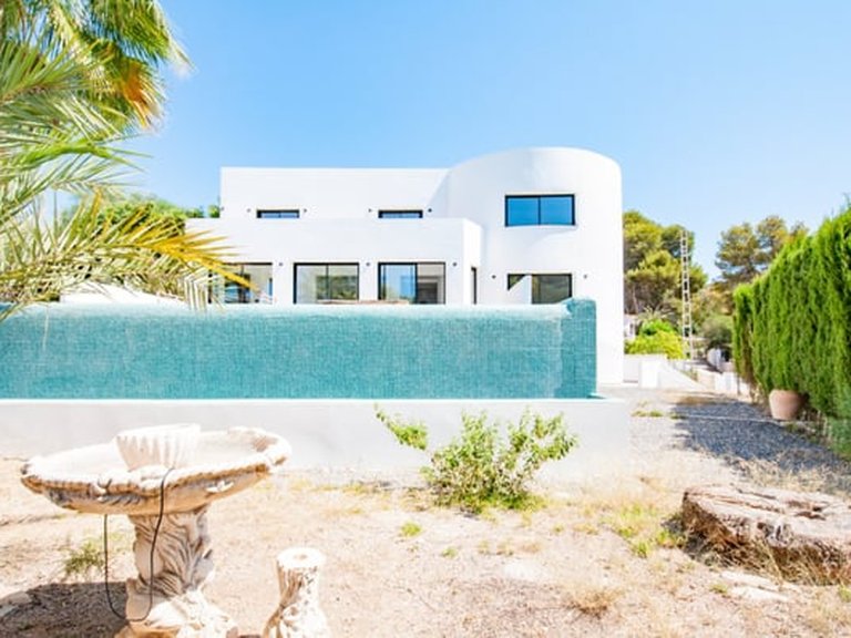 Villa for Sale in Costa Blanca Moraira, Alicante 1