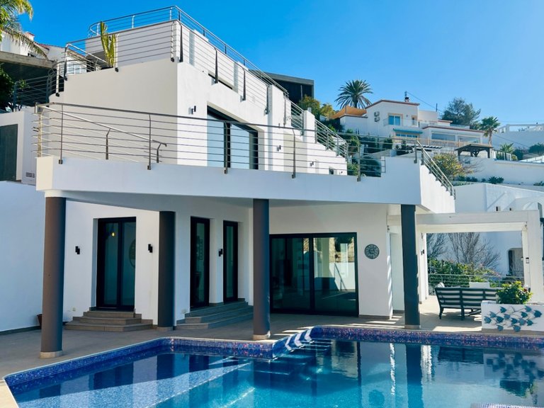 Villa for Sale in Costa Blanca Moraira, Alicante 2