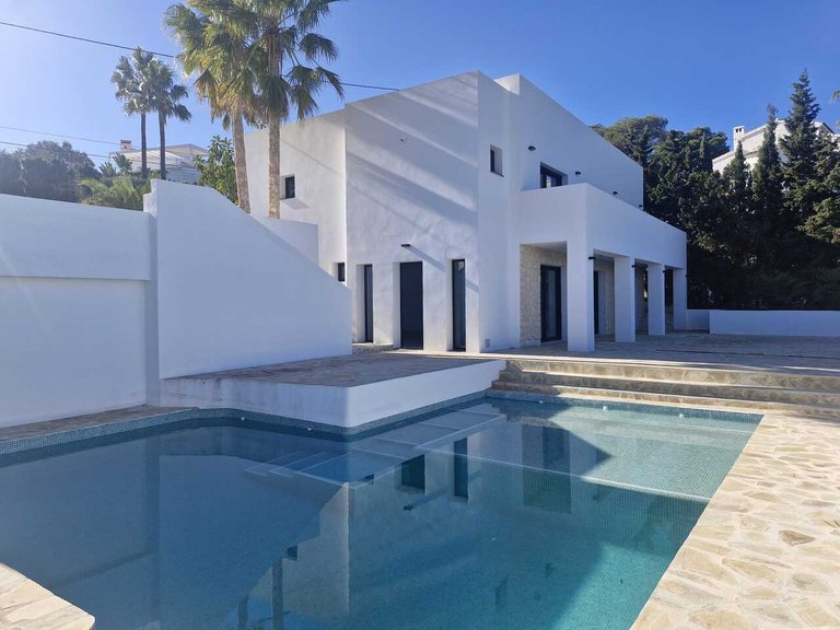 Villa for Sale in Costa Blanca Javea, Alicante 1