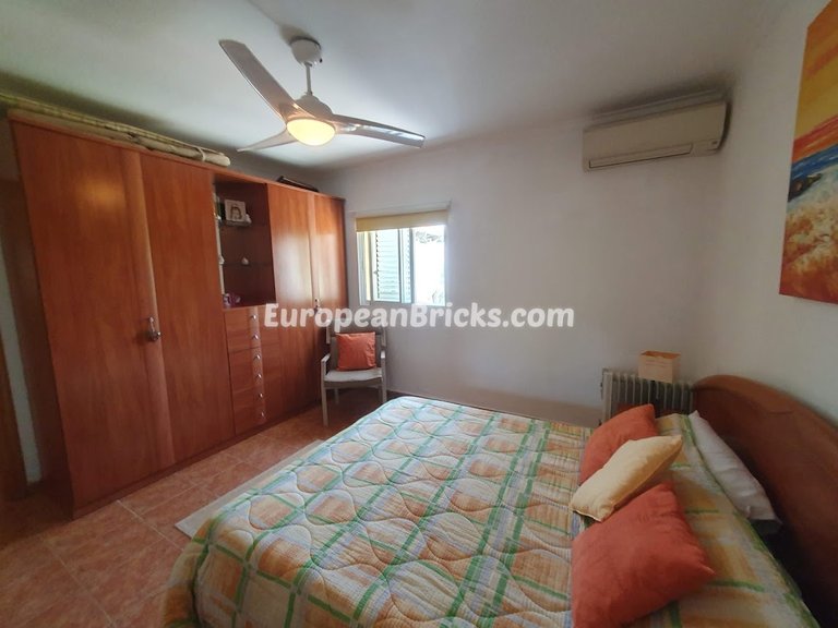 Villa for Sale in Inland, Chella, Valencia 28
