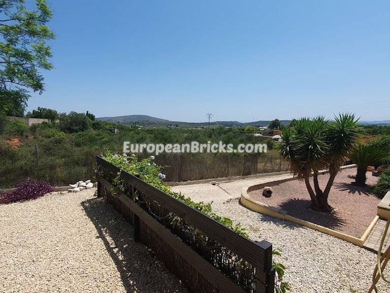 Villa for Sale in Inland, Chella, Valencia 41