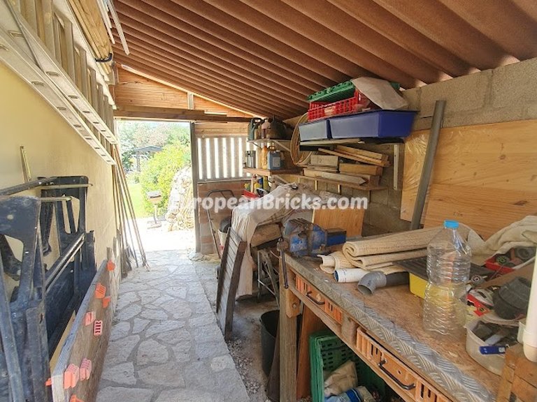 Villa for Sale in Inland, Chella, Valencia 46