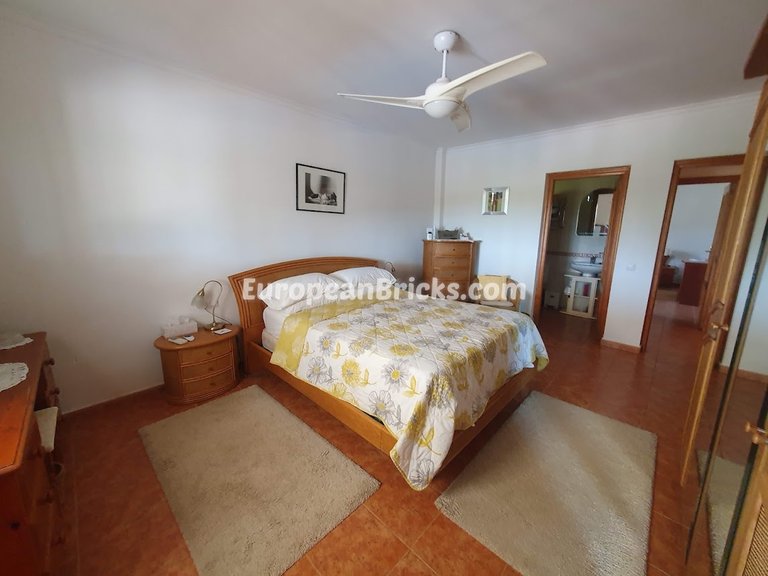 Villa for Sale in Inland, Chella, Valencia 24