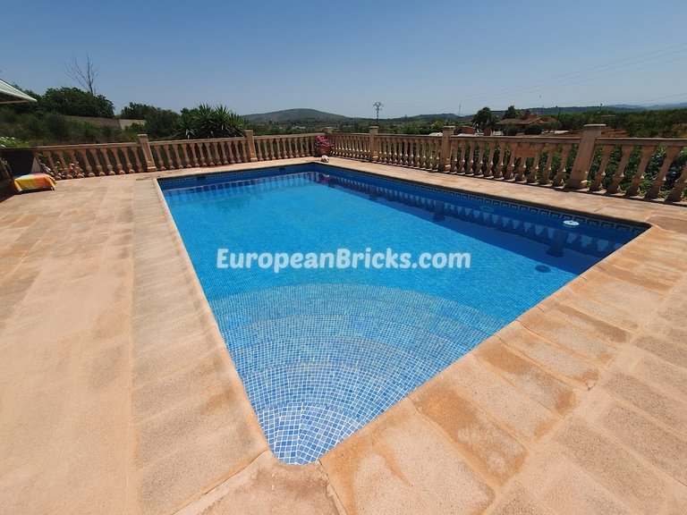 Villa for Sale in Inland, Chella, Valencia 43