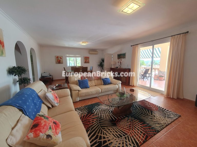 Villa for Sale in Inland, Chella, Valencia 4