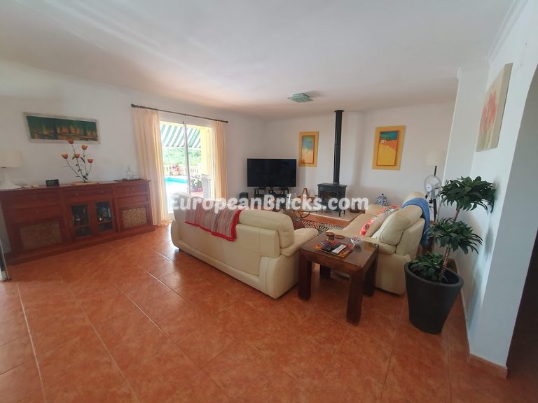 Villa for Sale in Inland, Chella, Valencia 3