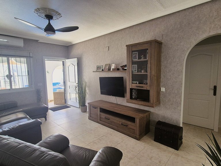Town House for Sale in Villamartin, Alicante 11