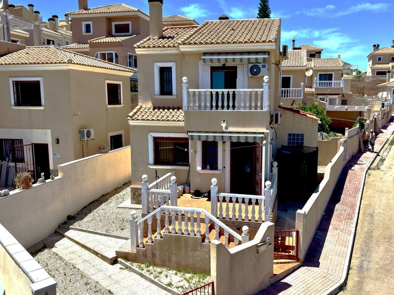 Villa for Sale in Blue Lagoon, Alicante 1