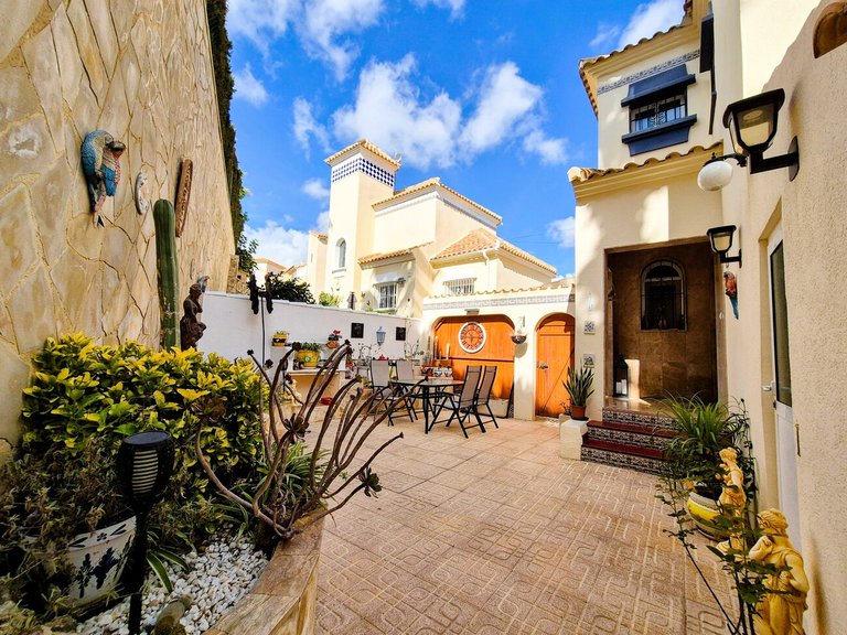 Villa for Sale in Costa Blanca Villamartin, Alicante 35