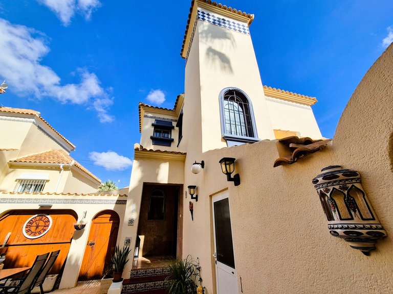Villa for Sale in Costa Blanca Villamartin, Alicante 6
