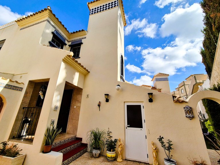 Villa for Sale in Costa Blanca Villamartin, Alicante 7