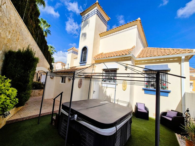 Villa for Sale in Costa Blanca Villamartin, Alicante 37
