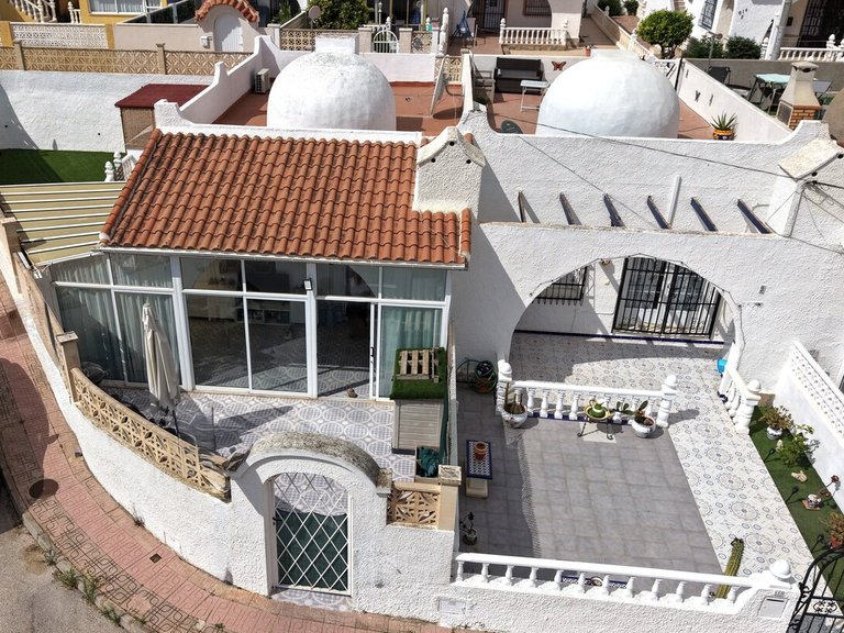 Villa for Sale in Blue Lagoon, Alicante 1