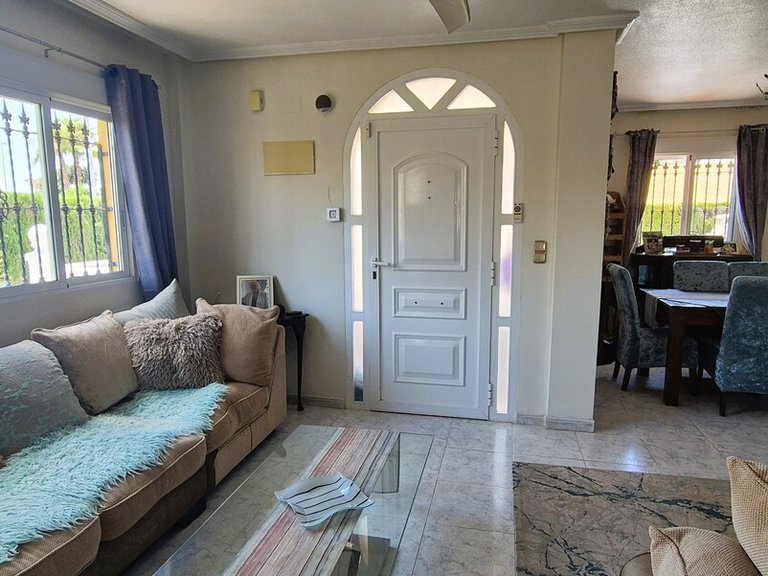 Villa for Sale in Villamartin, Alicante 11