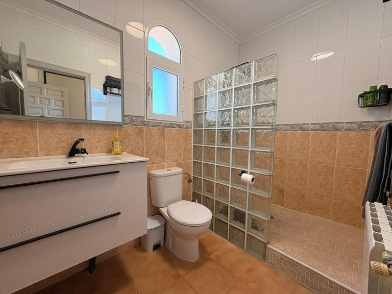 Villa for Sale in Monovar, Alicante 23