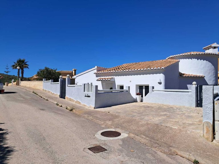 Villa for Sale in  Benitachell / El Poble Nou De Benitatxell, Alicante 28
