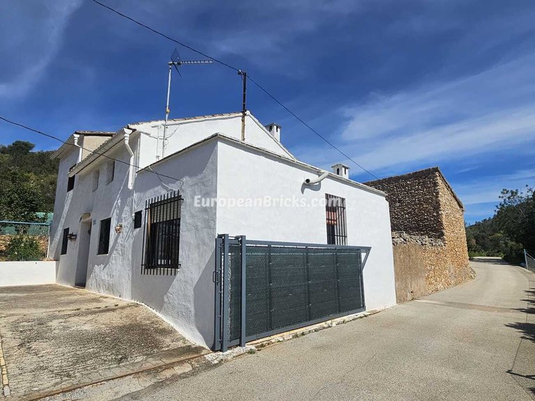 Country House for Sale in Inland, Xativa, Valencia 3