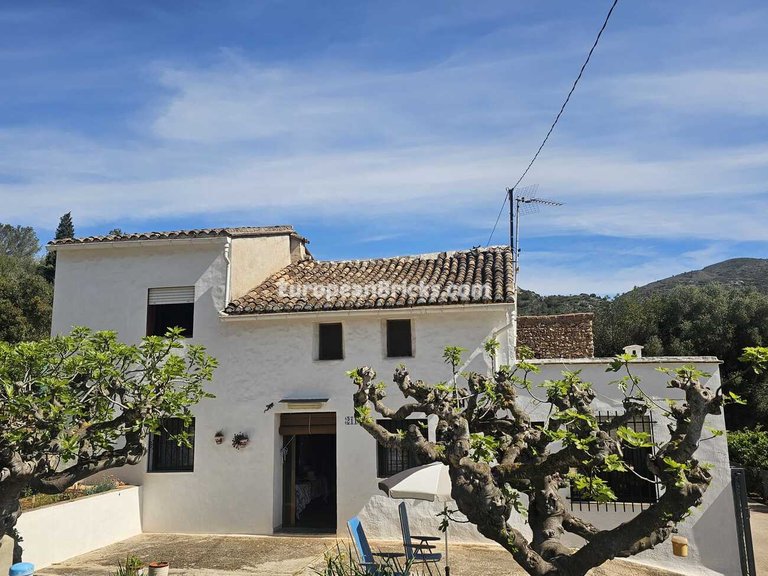 Country House for Sale in Inland, Xativa, Valencia 1