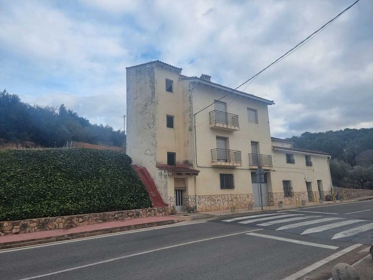Town House for Sale in Inland, Navarres, Valencia 1