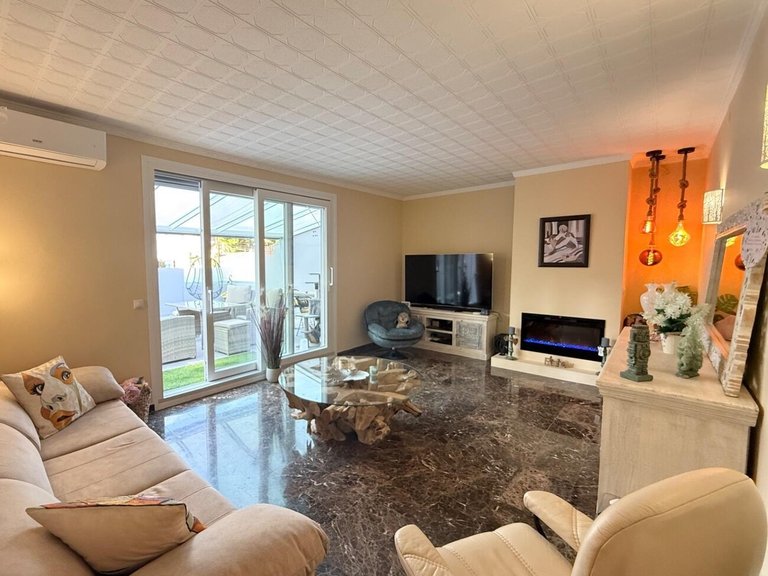 Villa for Sale in Costa Blanca, Benidorm, Alicante 10
