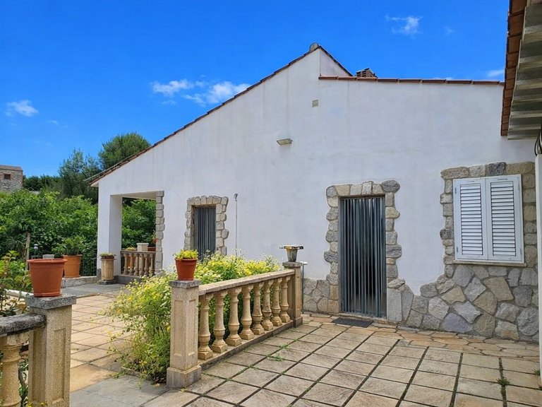 Country House for Sale in Inland, Chella, Valencia 5