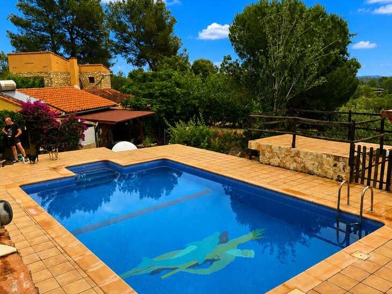 Country House for Sale in Inland, Chella, Valencia 1