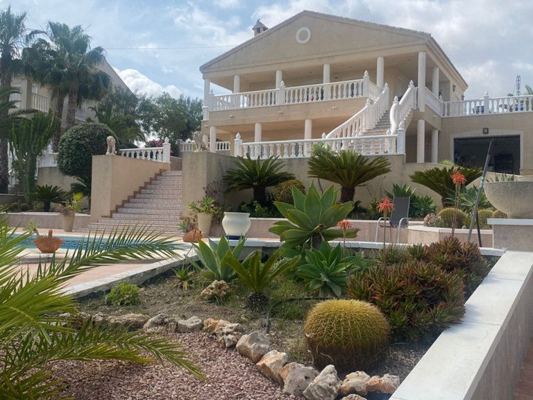Villa for Sale in Inland Algorfa, Alicante 1