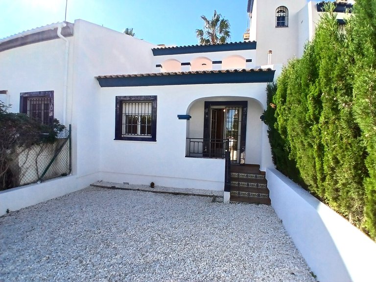 Villa for Sale in Villamartin, Alicante 24