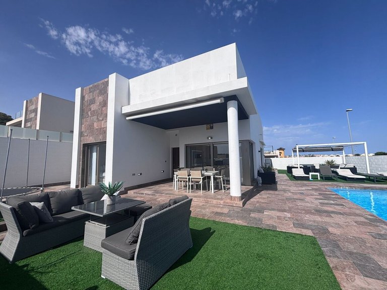 Villa for Sale in Costa Blanca Villamartin, Alicante 2