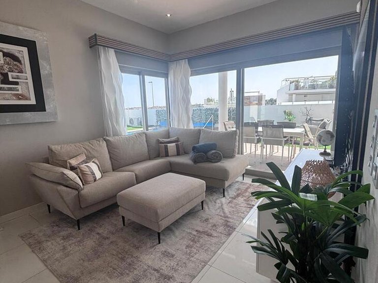 Villa for Sale in Costa Blanca Villamartin, Alicante 6