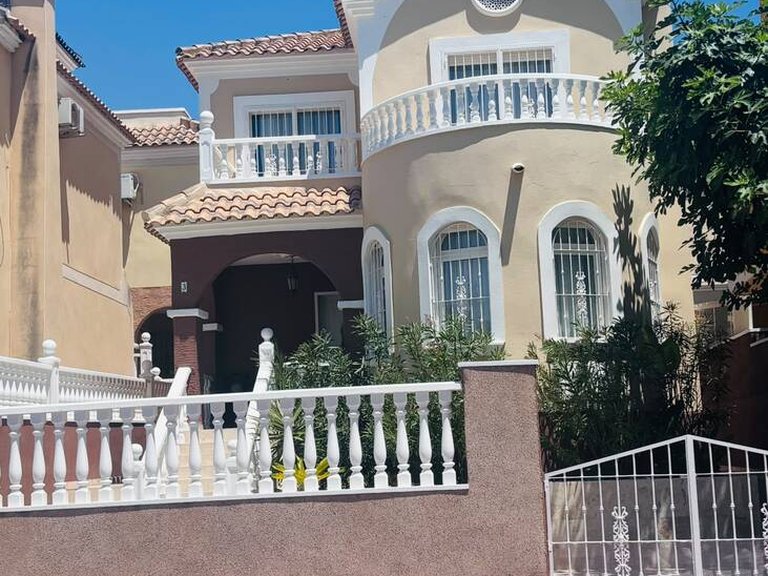 Villa for Sale in Orihuela Costa, Alicante 1