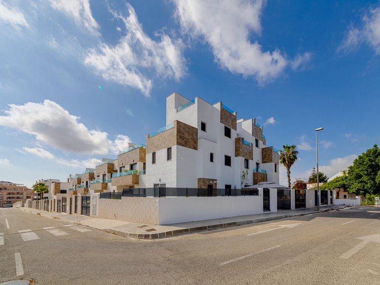Town House for Sale in Costa Blanca Villamartin, Alicante 1
