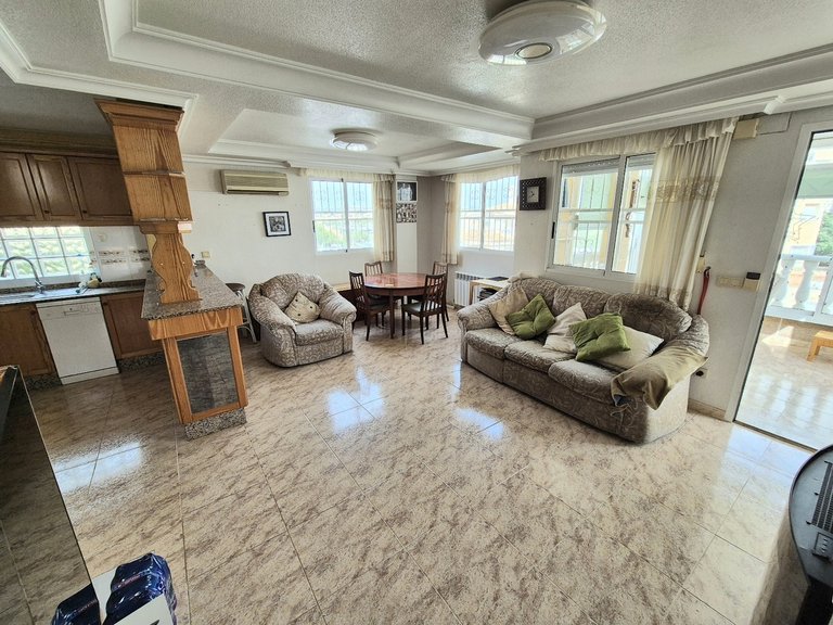 Villa for Sale in Los Altos, Alicante 3