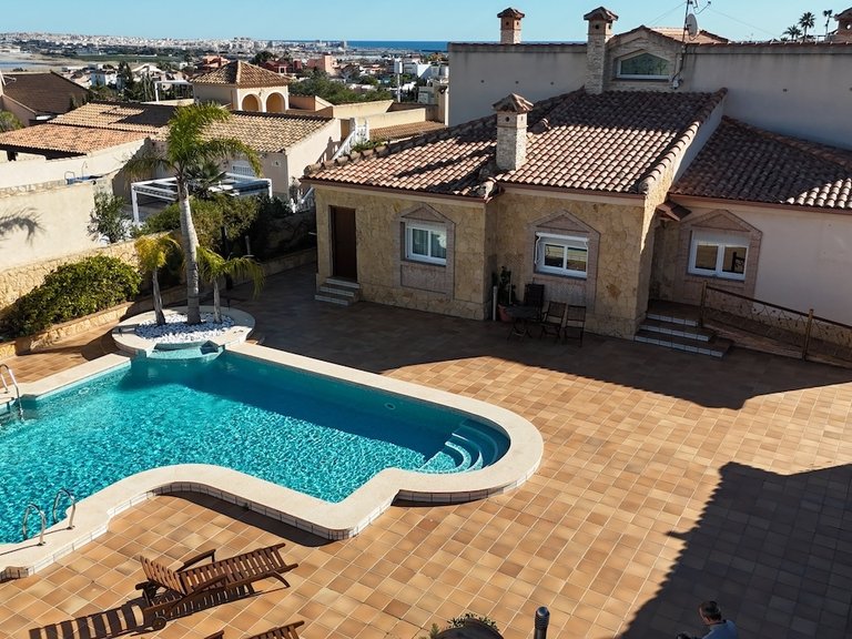 Villa for Sale in Costa Blanca Torrevieja, Alicante 3