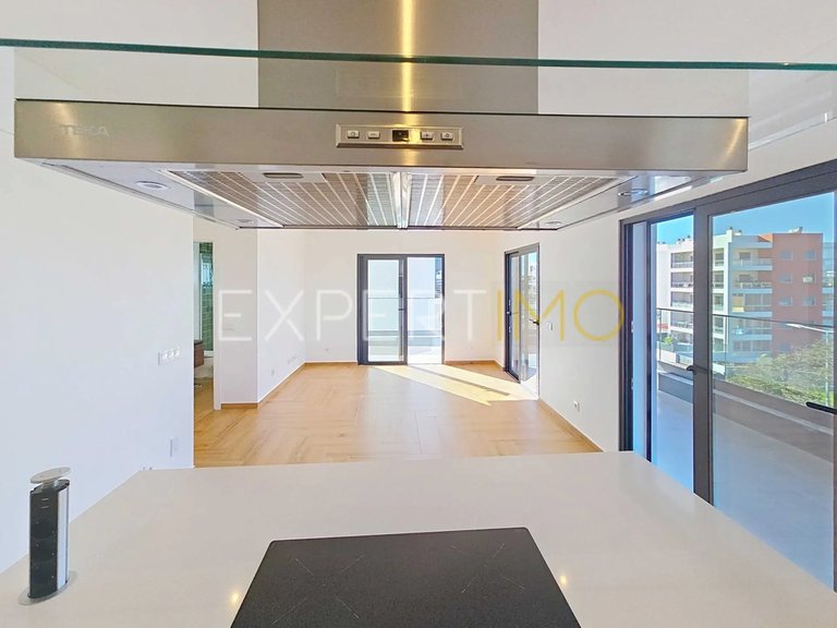 Apartment for Sale in Portimão, Portimão, Portugal 5