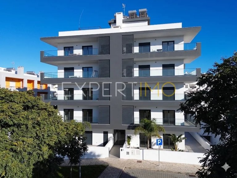 Apartment for Sale in Portimão, Portimão, Portugal 38