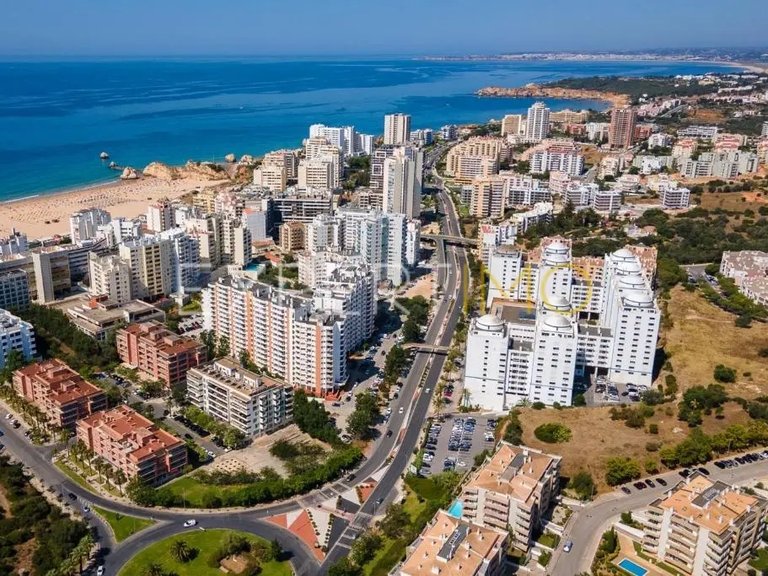 Apartment for Sale in Portimão, Portimão, Portugal 16