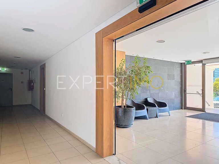 Apartment for Sale in Portimão, Portimão, Portugal 32