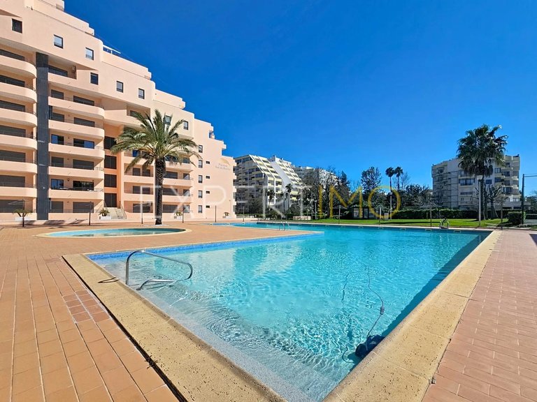 Apartment for Sale in Portimão, Portimão, Portugal 41