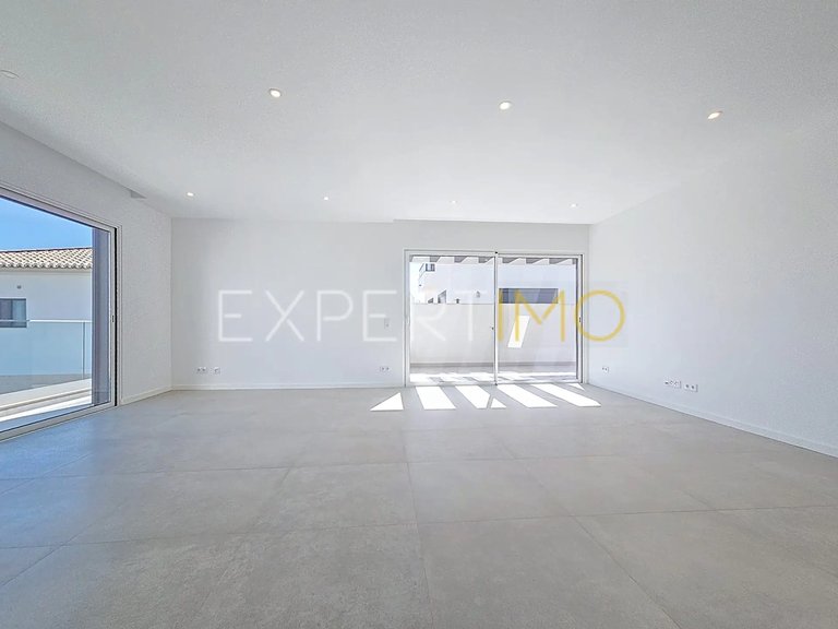 Villa for Sale in Portimão, Portimão, Portugal 30