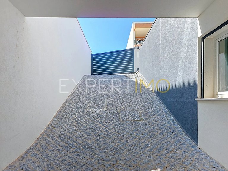 Villa for Sale in Portimão, Portimão, Portugal 32