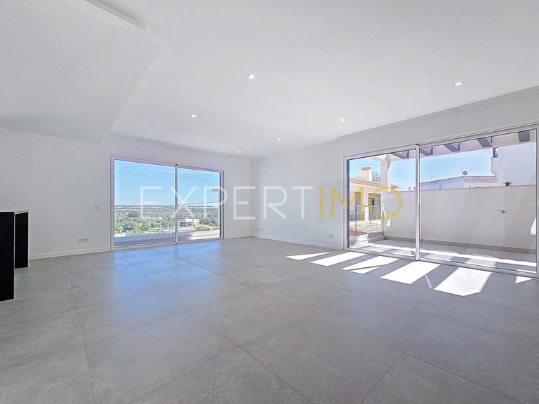 Villa for Sale in Portimão, Portimão, Portugal 5