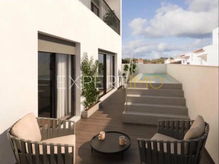 Villa for Sale in Portimão, Portimão, Portugal 1