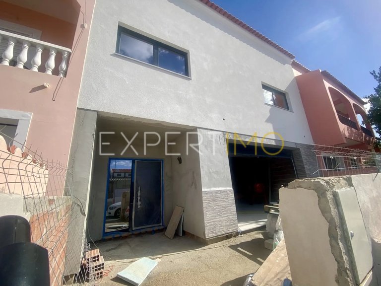 Villa for Sale in Portimão, Portimão, Portugal 30