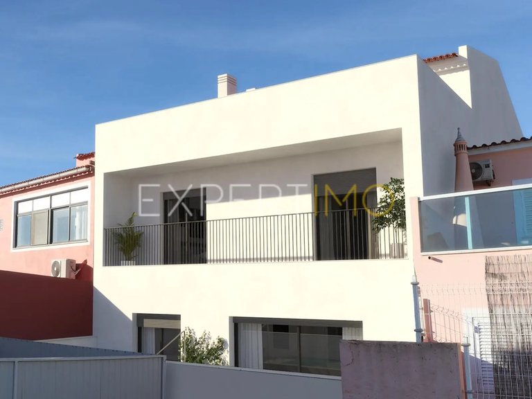 Villa for Sale in Portimão, Portimão, Portugal 6