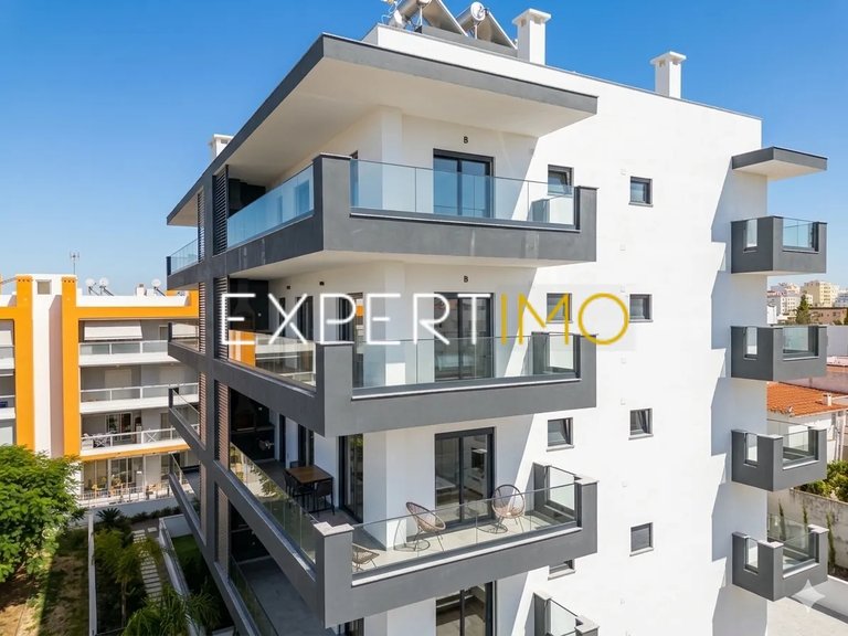 Apartment for Sale in Portimão, Portimão, Portugal 2