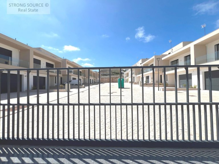 Villa for Sale in Areia Branca, Lourinhã, Lourinhã 11