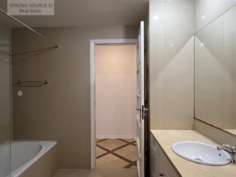 Apartment for Rent in Avenidas Novas, Lisbon 12